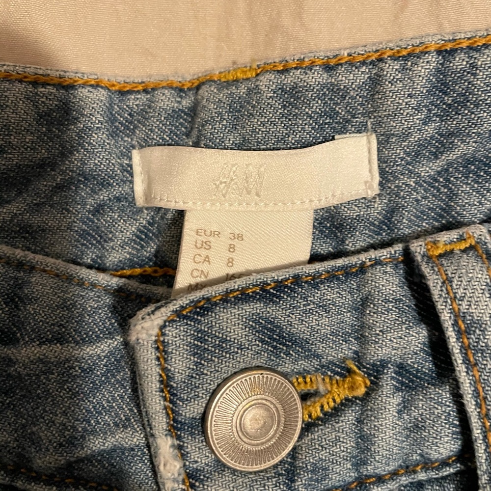 H&M Ripped Cropped Jeans - Picture 3 of 5
